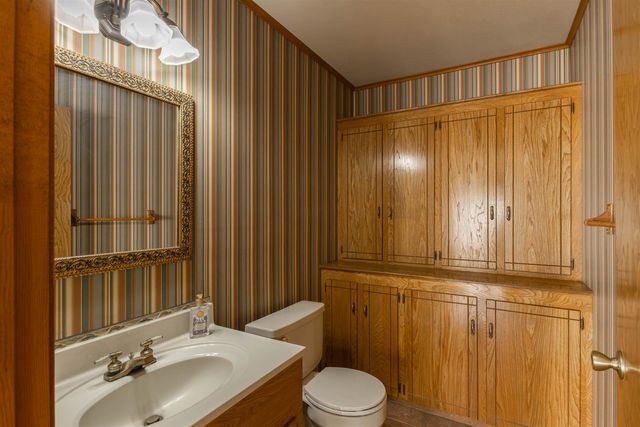 800 Elizabeth St, Gilmer, TX 75644