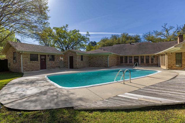 800 Elizabeth St, Gilmer, TX 75644