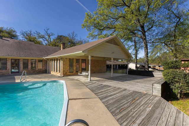 800 Elizabeth St, Gilmer, TX 75644