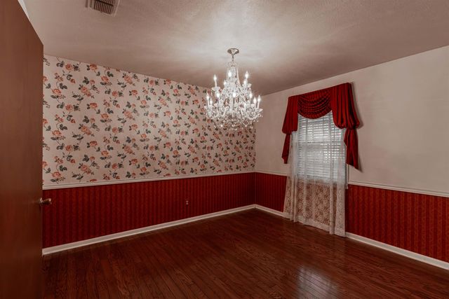 800 Elizabeth St, Gilmer, TX 75644