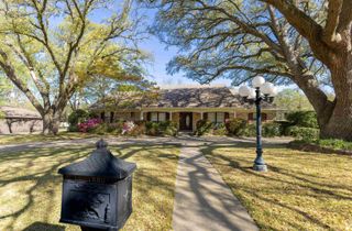 800 Elizabeth St, Gilmer, TX 75644