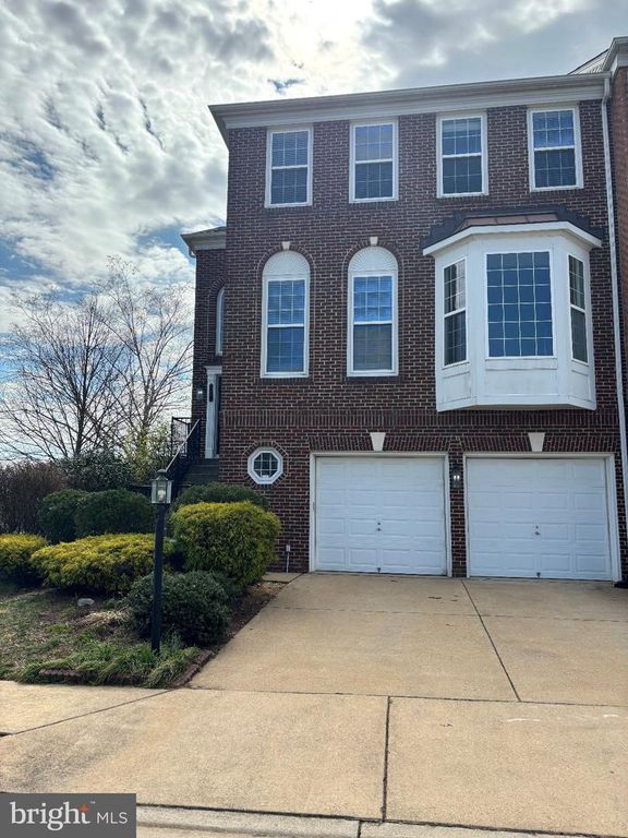 8251 PURPLE LILAC CIR, Lorton, VA 22079