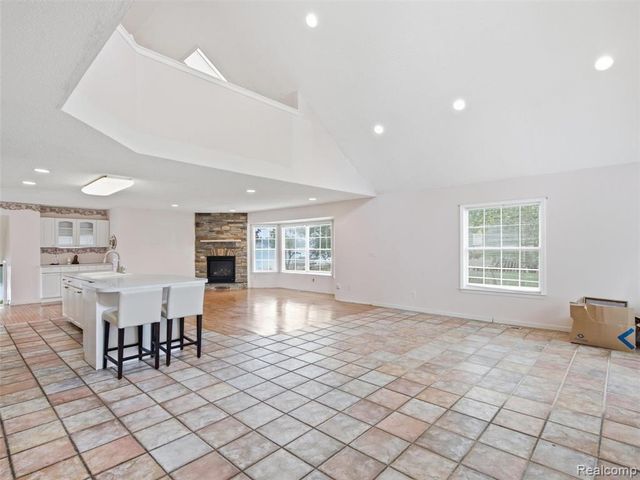 8954 Patrick Drive, Davisburg, MI 48350