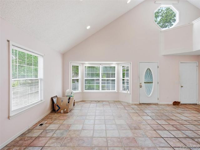 8954 Patrick Drive, Davisburg, MI 48350