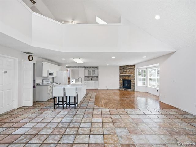 8954 Patrick Drive, Davisburg, MI 48350