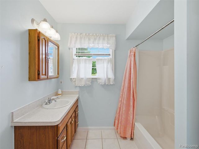 8954 Patrick Drive, Davisburg, MI 48350
