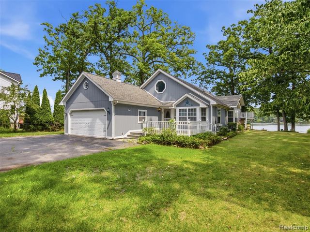 8954 Patrick Drive, Davisburg, MI 48350