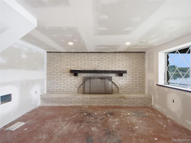 8954 Patrick Drive, Davisburg, MI 48350
