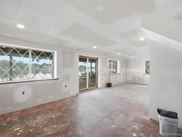 8954 Patrick Drive, Davisburg, MI 48350