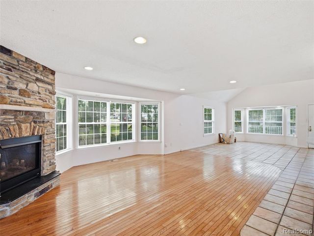 8954 Patrick Drive, Davisburg, MI 48350