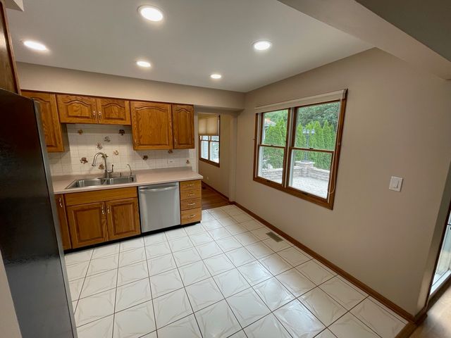 20693 N EUGENE Avenue, Lincolnshire, IL 60069