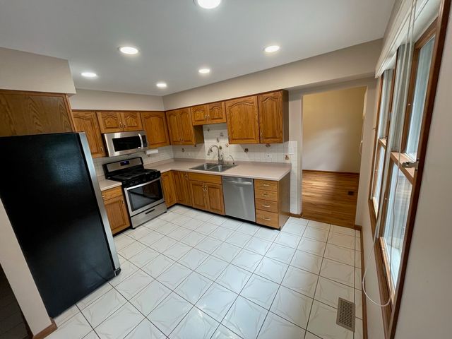 20693 N EUGENE Avenue, Lincolnshire, IL 60069