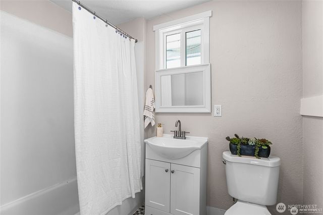 1306 E 32nd Street, Tacoma, WA 98404