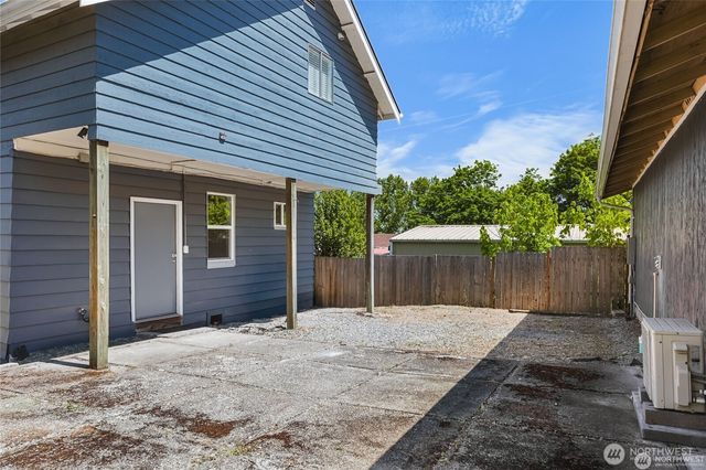 1306 E 32nd Street, Tacoma, WA 98404