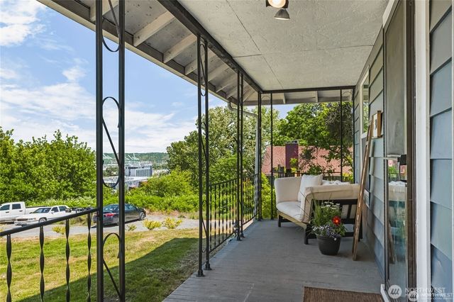 1306 E 32nd Street, Tacoma, WA 98404