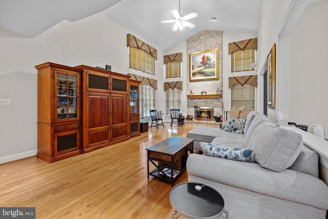 41187 YAKEY LN, Lovettsville, VA 20180