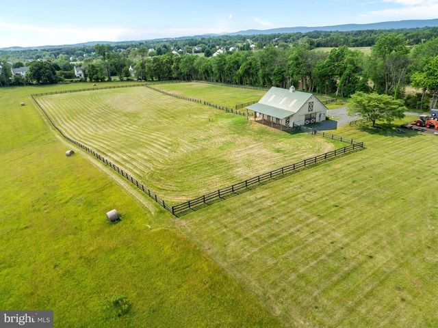 41187 YAKEY LN, Lovettsville, VA 20180
