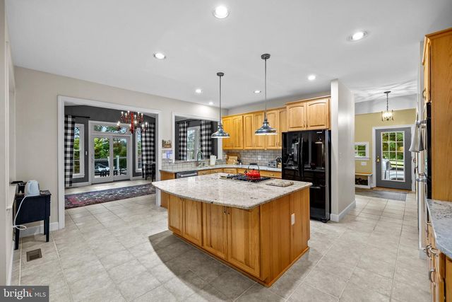 41187 YAKEY LN, Lovettsville, VA 20180