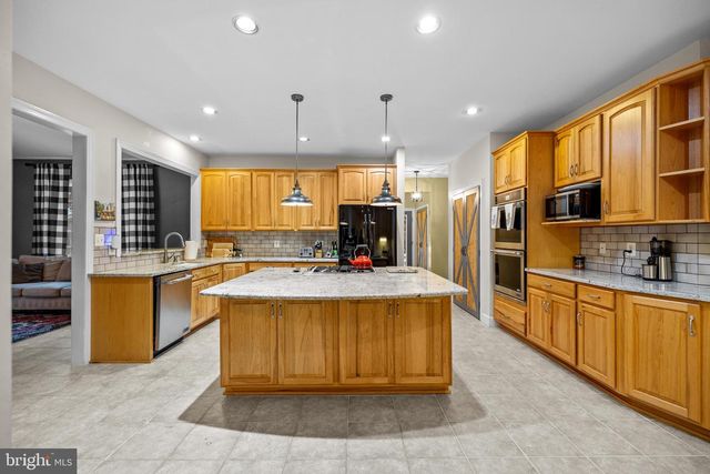 41187 YAKEY LN, Lovettsville, VA 20180