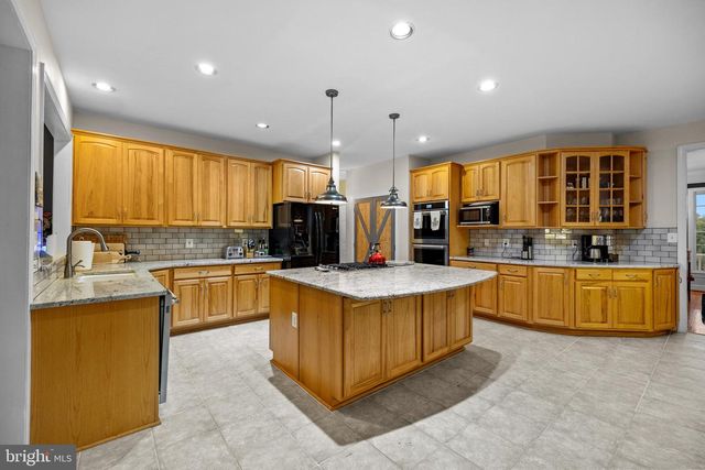 41187 YAKEY LN, Lovettsville, VA 20180