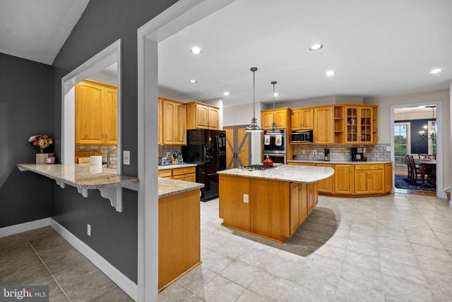 41187 YAKEY LN, Lovettsville, VA 20180