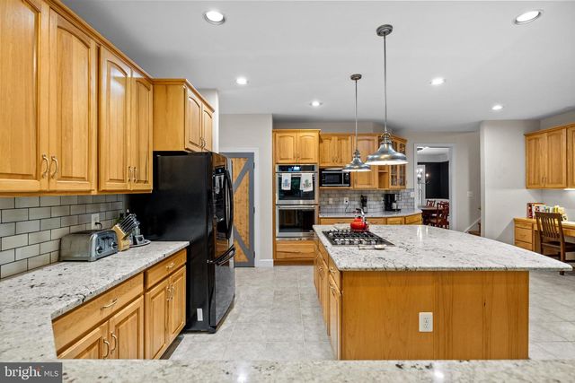 41187 YAKEY LN, Lovettsville, VA 20180