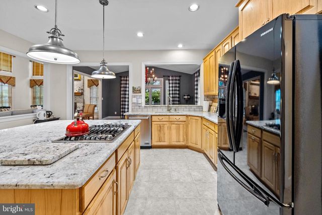 41187 YAKEY LN, Lovettsville, VA 20180
