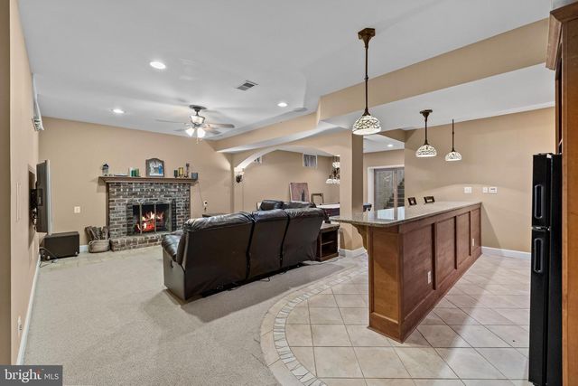 41187 YAKEY LN, Lovettsville, VA 20180