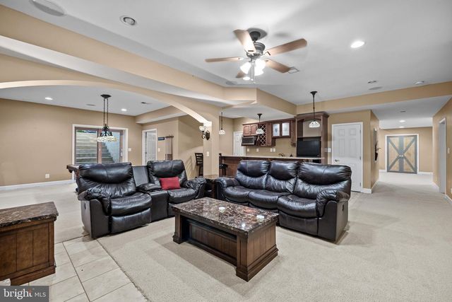 41187 YAKEY LN, Lovettsville, VA 20180
