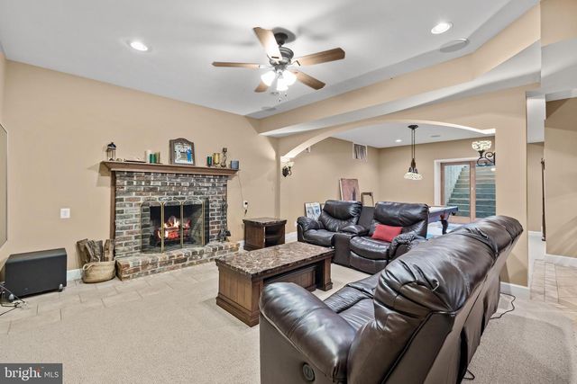 41187 YAKEY LN, Lovettsville, VA 20180