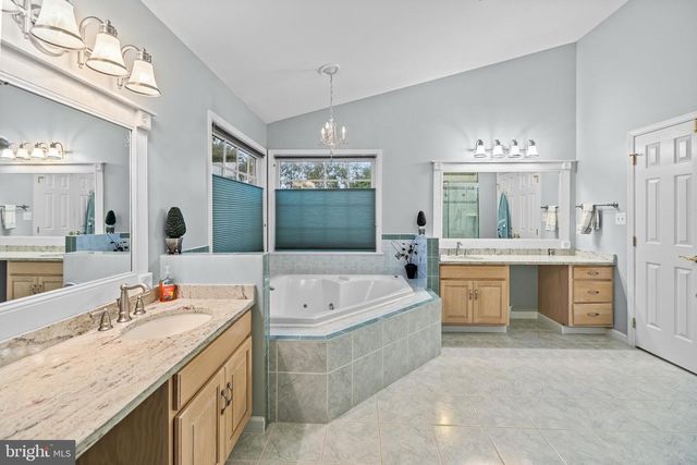 41187 YAKEY LN, Lovettsville, VA 20180