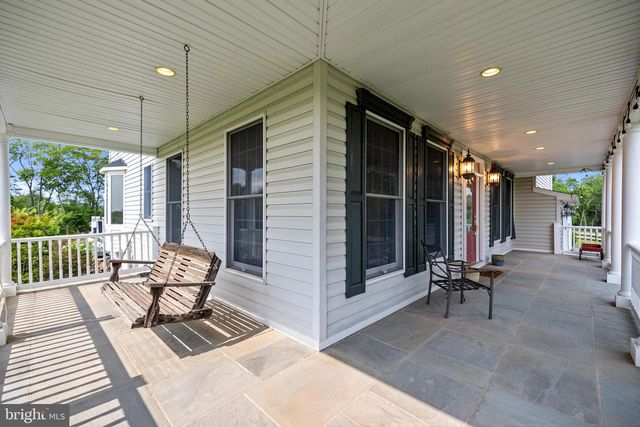 41187 YAKEY LN, Lovettsville, VA 20180