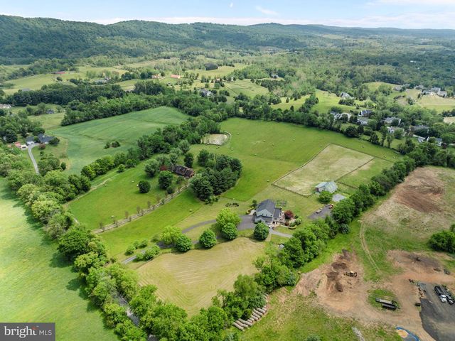 41187 YAKEY LN, Lovettsville, VA 20180