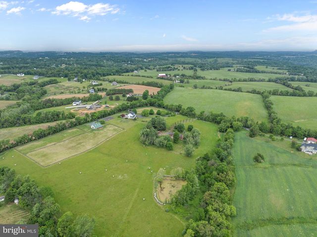 41187 YAKEY LN, Lovettsville, VA 20180