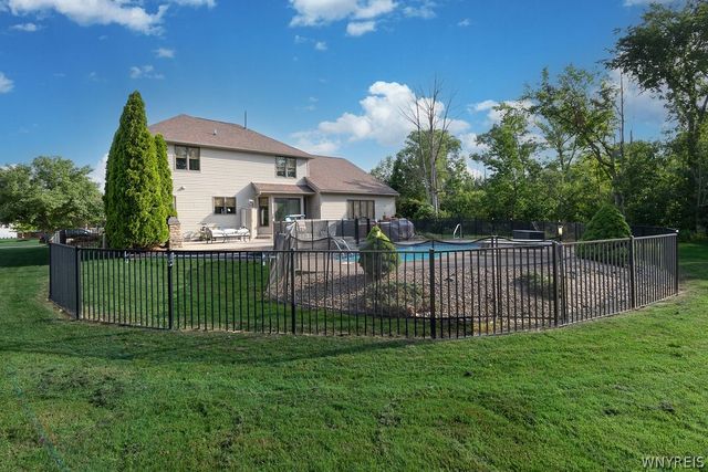 3366 Brookfield Lane, Hamburg, NY 14075