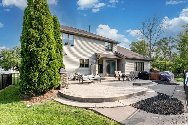 3366 Brookfield Lane, Hamburg, NY 14075