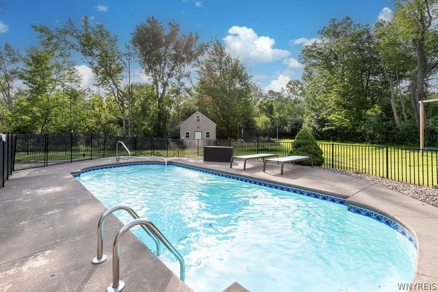 3366 Brookfield Lane, Hamburg, NY 14075