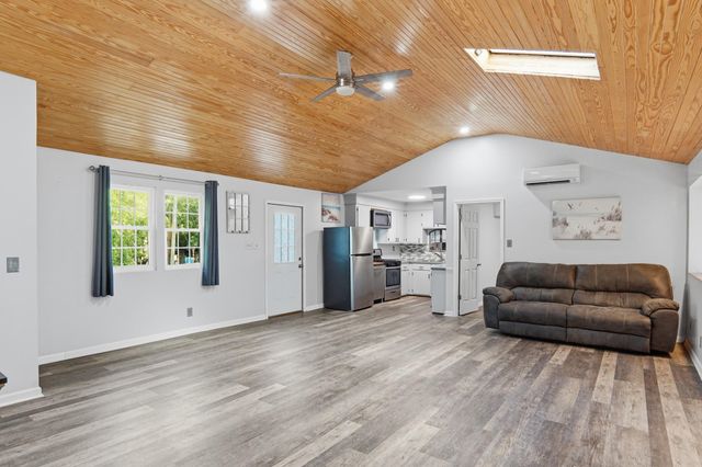 88 Turtle Court, Ridgeville, SC 29472