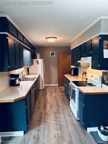 4298 Cardinal Drive, Grand Blanc, MI 48439