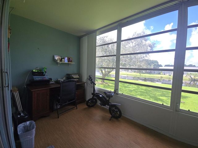 2010 Westbury F 2010, Deerfield Beach, FL 33442