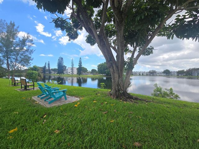 2010 Westbury F 2010, Deerfield Beach, FL 33442