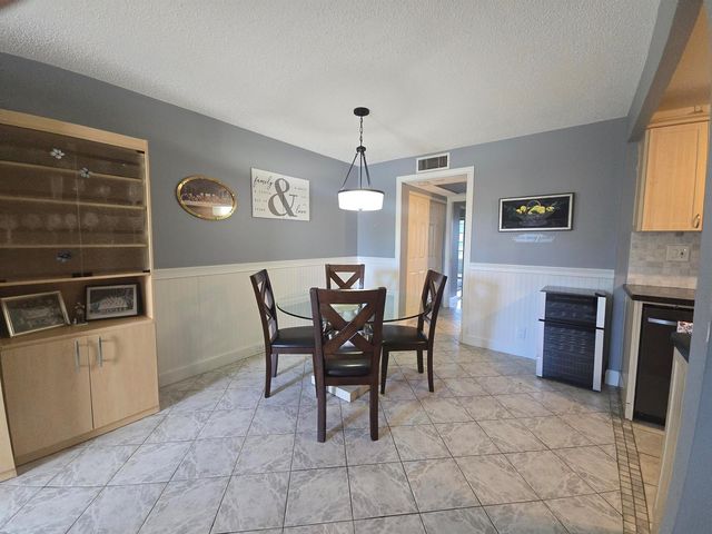2010 Westbury F 2010, Deerfield Beach, FL 33442