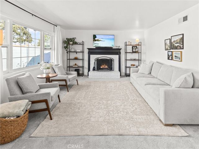 17102 Kampen Lane, Huntington Beach, CA 92647
