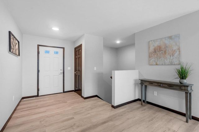 1825 SOUTHLAND LANE, New London, WI 54961