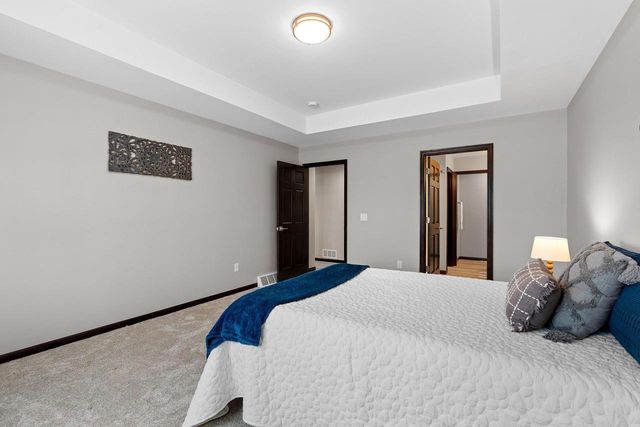 1825 SOUTHLAND LANE, New London, WI 54961