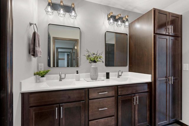 1825 SOUTHLAND LANE, New London, WI 54961