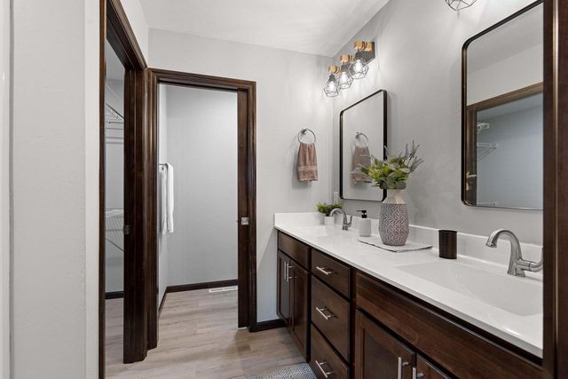 1825 SOUTHLAND LANE, New London, WI 54961