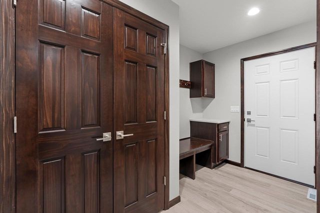 1825 SOUTHLAND LANE, New London, WI 54961