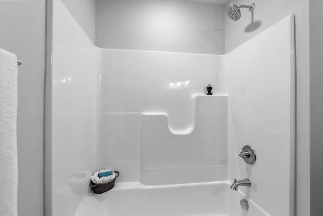 1825 SOUTHLAND LANE, New London, WI 54961