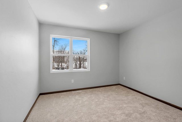 1825 SOUTHLAND LANE, New London, WI 54961